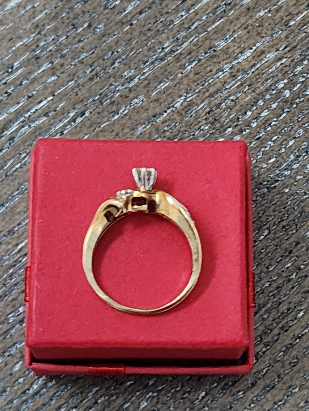 10k Round Solitaire Diamond Ring With Diamonds On Side Size 6.75/ 7 - Picture 5 of 12